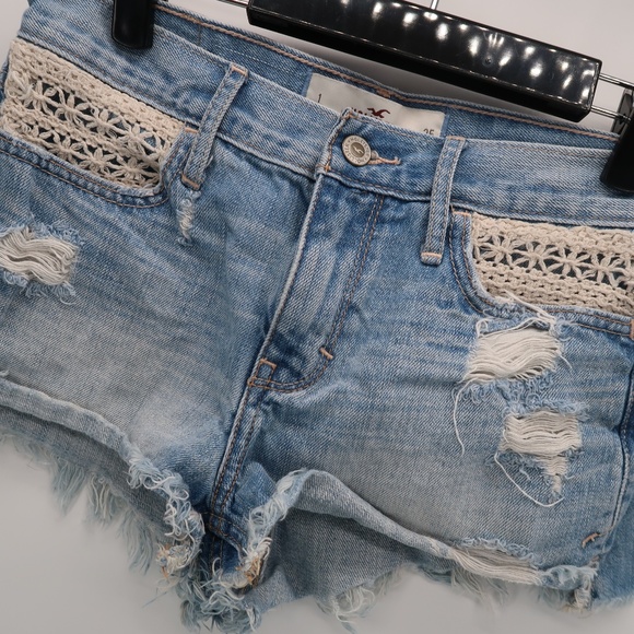 Hollister Embroidered Jean Shorts Distressed Sz 1 - Picture 2 of 5